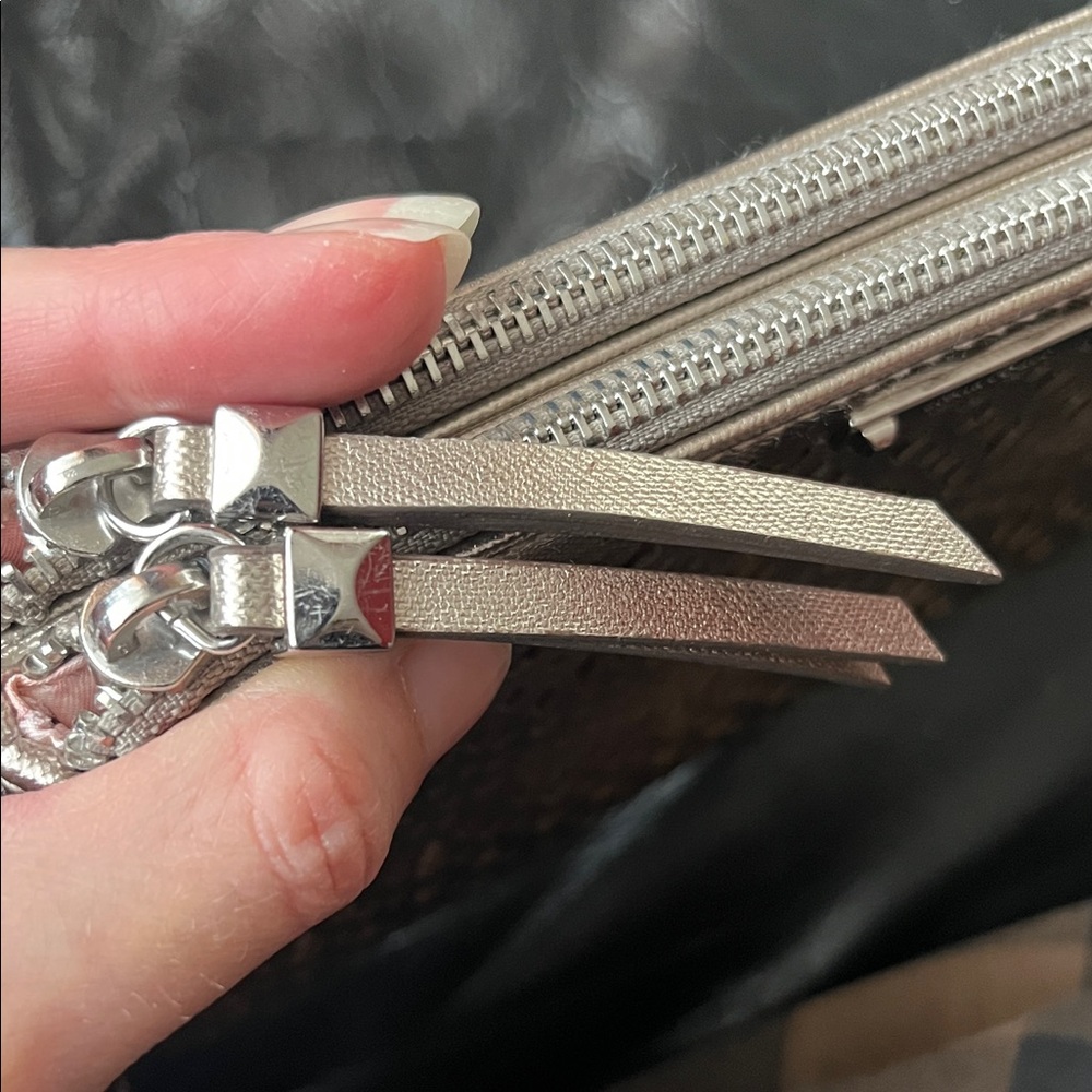 New Stella & Dot Metallic Rose Gold/Silver Clutch - Picture 10 of 16